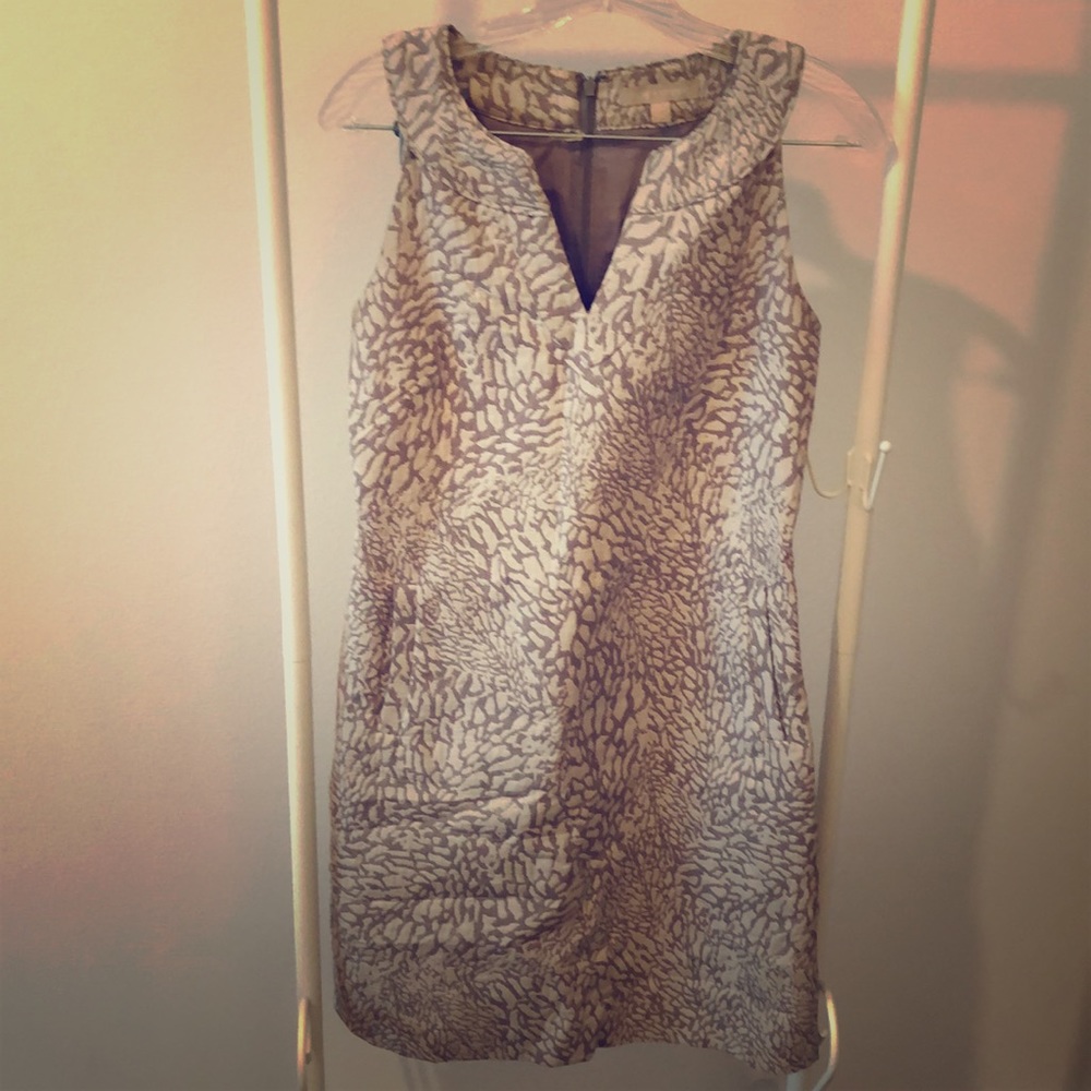 Sleeveless dress